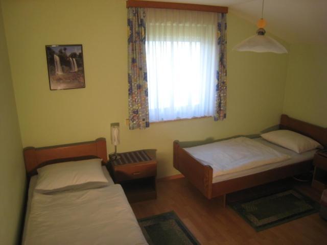 Ferienwohnungen Enzi Sekirn Екстериор снимка